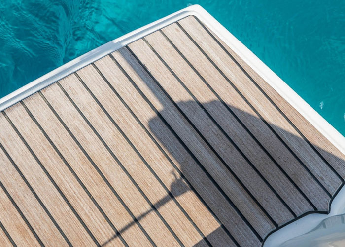 Lagoon 38 deck