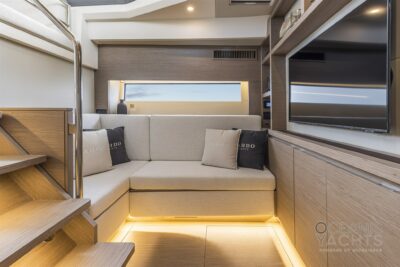 3 cabin motor boat - boat image 15