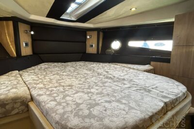 Motor boat by Cranchi model 44 Ht - photo 18