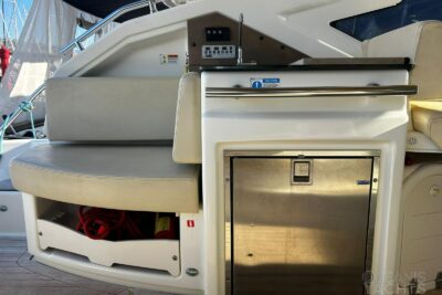 2 cabin 7 guest motor boat in Liguria, Italy - boat image 6