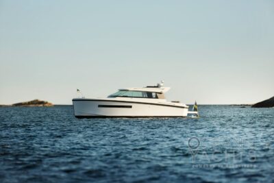 2 cabin motor boat - boat image 5