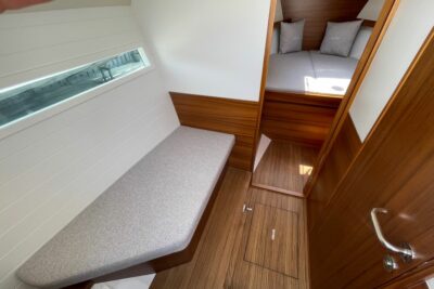 Motor boat by Delta Powerboats model 33 Open - photo 8