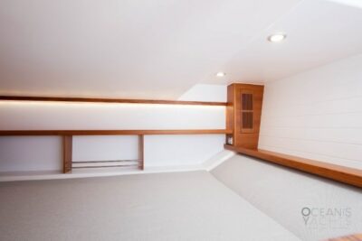 2 cabin motor boat - boat image 15