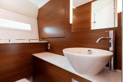 2 cabin 4 guest motor boat in Italy - boat image 16