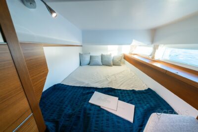 3 cabin motor boat - boat image 15