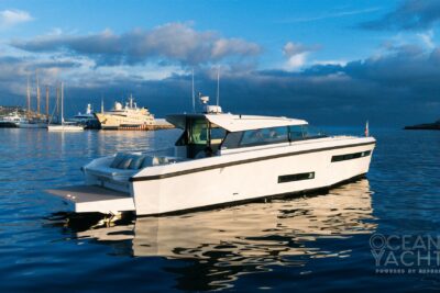 3 cabin 6 guest motor boat in Italy - boat image 6