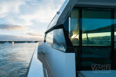 Motor boat by Delta Powerboats model 48 Coupé - photo 8