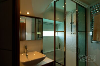 3 cabin 6 guest motor boat in Sardegna, Italy - boat image 6