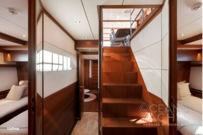 25.7m Delta Powerboats 88 Carbon yacht - photo 14