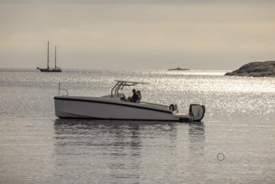 1 cabin 2 guest motor boat in Liguria, Italy - boat image 16