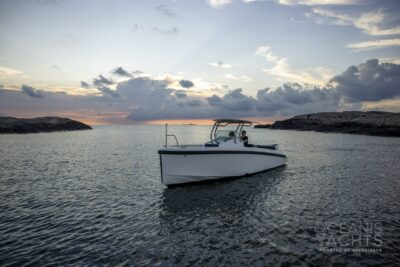 1 cabin motor boat - boat image 5