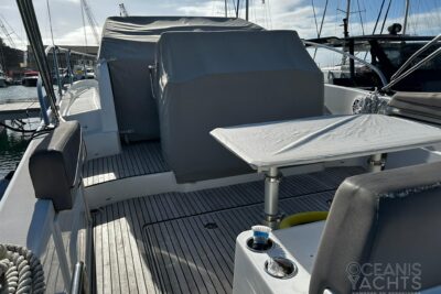 1 cabin motor boat - boat image 5