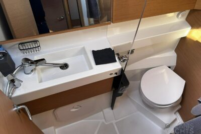 11.99m Jeanneau Sun Odyssey 410 yacht - photo 14