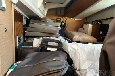 2 cabin sailing boat - boat image 15