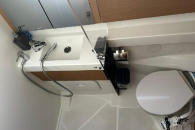 2 cabin 6 guest sailing boat in Liguria, Italy - boat image 16