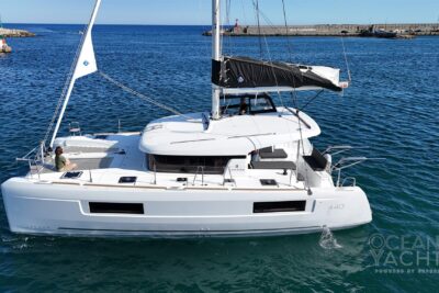 12m Lagoon 40 yacht - photo 4