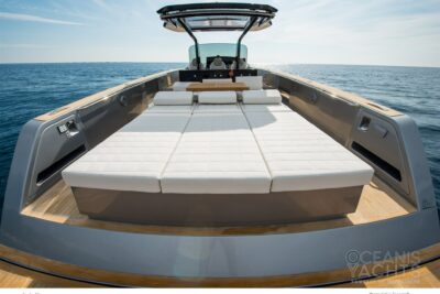 2 cabin 4 guest motor boat in Liguria, Italy - boat image 6