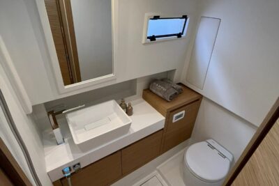 2 cabin 4 guest motor boat in Italy - boat image 6