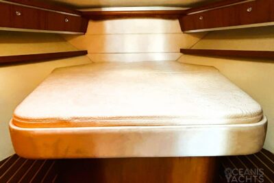 2 cabin 5 guest motor boat in Liguria, Italy - boat image 16