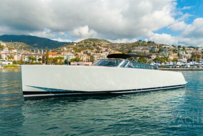 1 cabin 2 guest motor boat in Italy - boat image 6