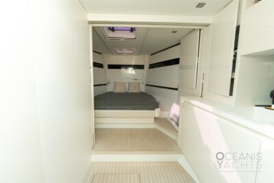 2 cabin motor boat - boat image 5