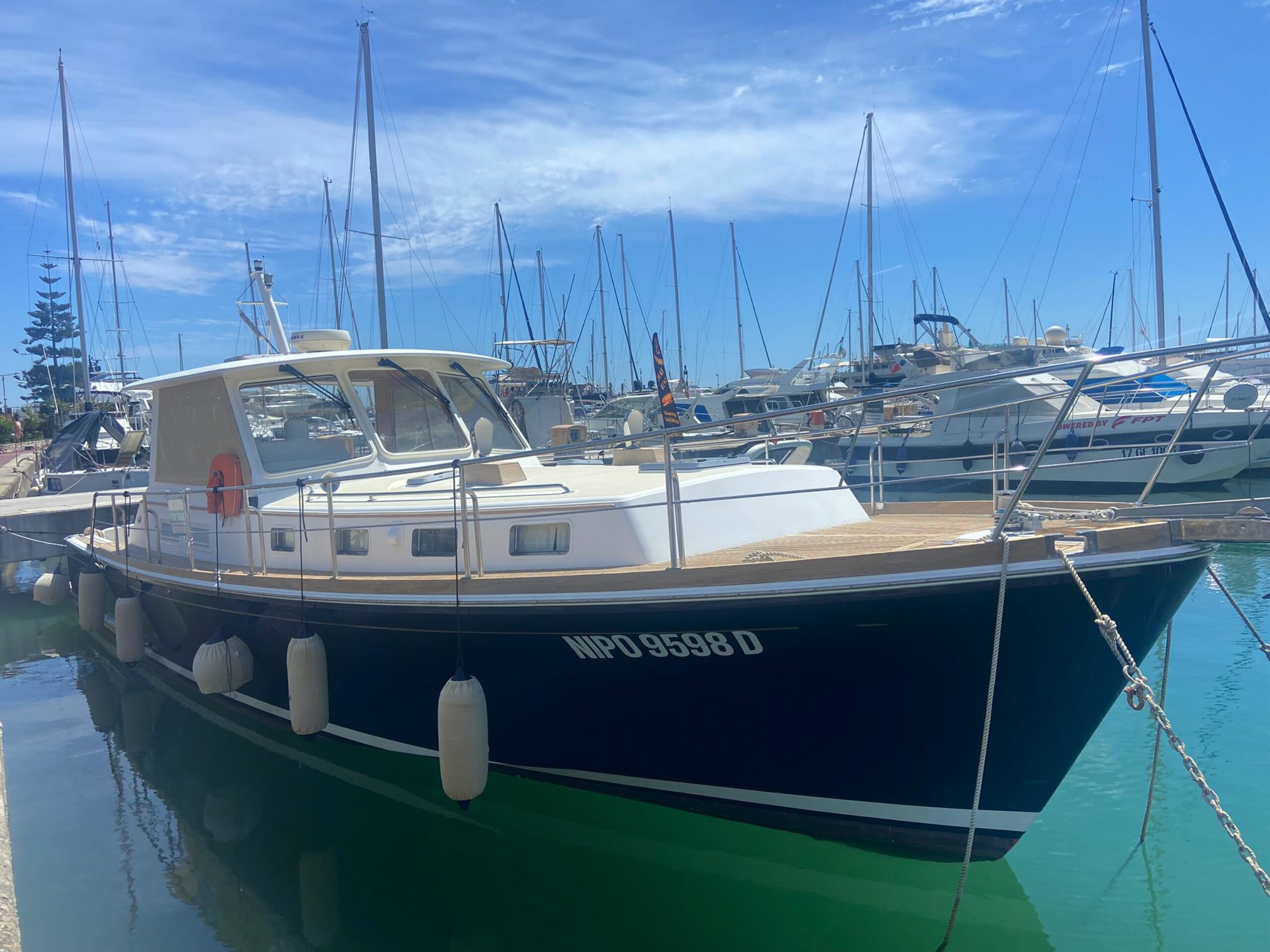 Grand Banks Eastbay 43 – Catamarano – 2 cabine (2002)