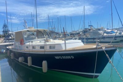 Used Grand Banks Eastbay 43 2002 for sale - image 2
