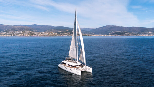 Used Lagoon Lagoon 620 2015 for sale - boat image 1