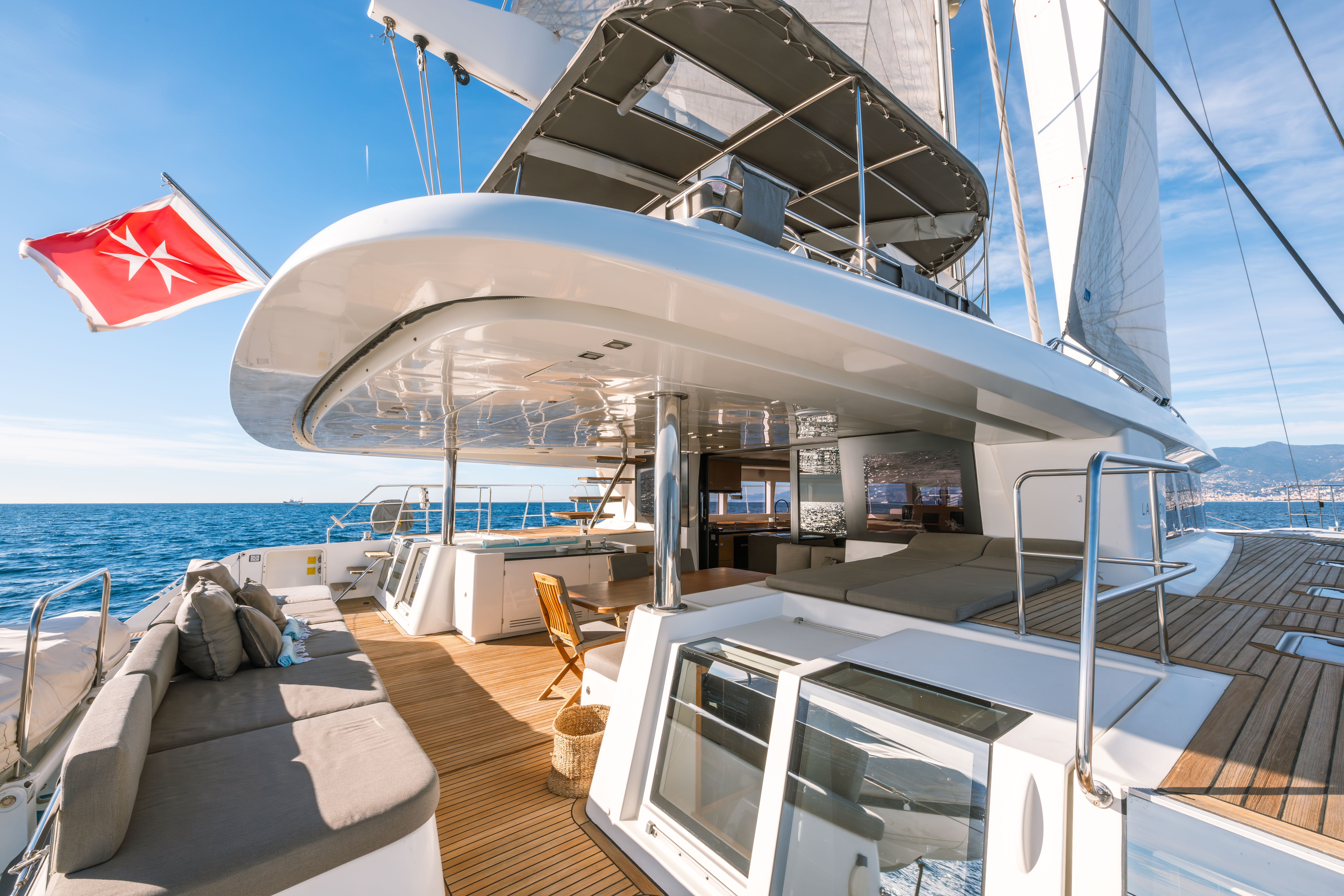 Lagoon Lagoon 620 in Sanremo (France) - boat image 10