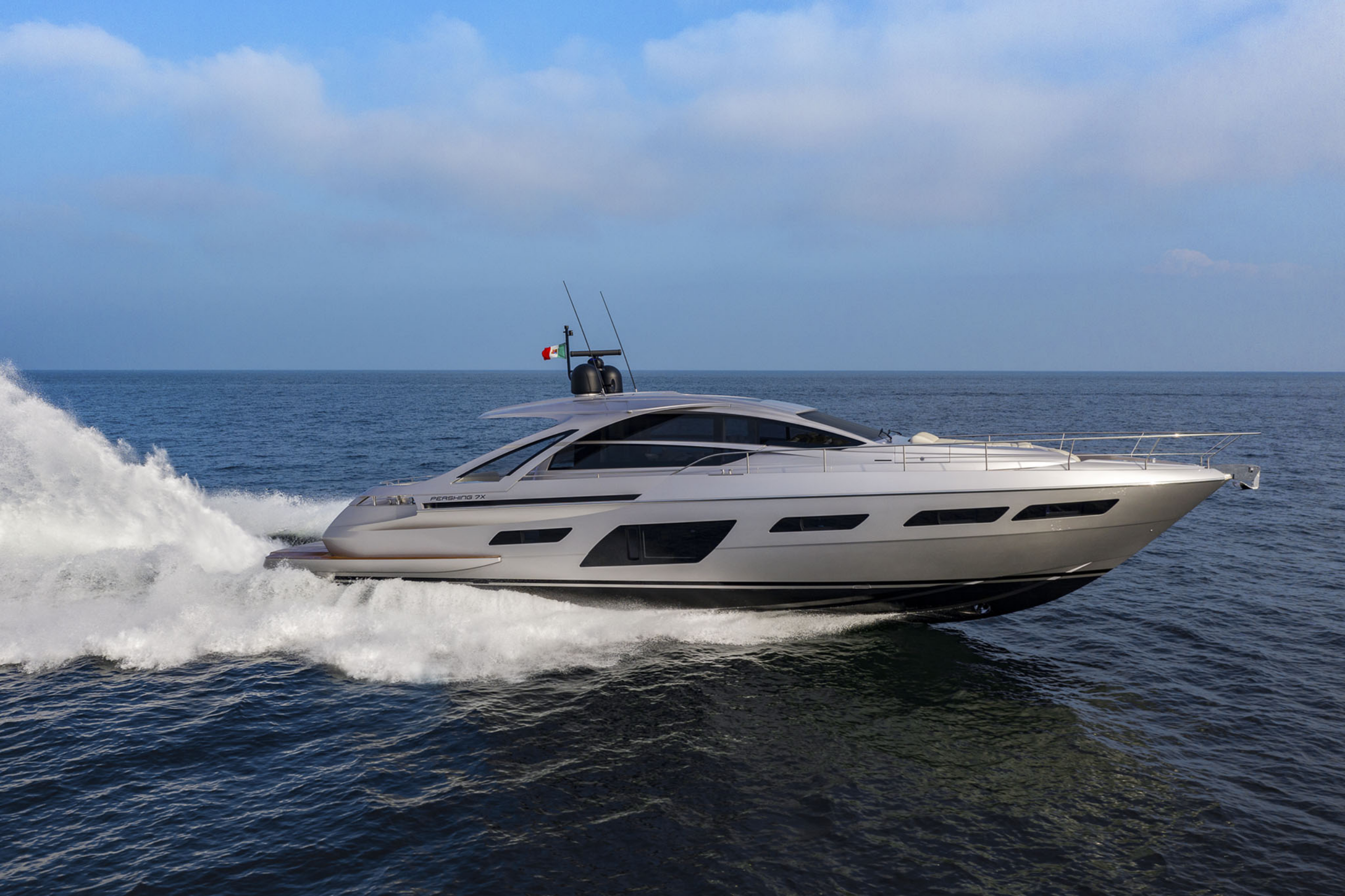 Pershing Pershing 7X – Barca A Motore – 3 cabine (2024)