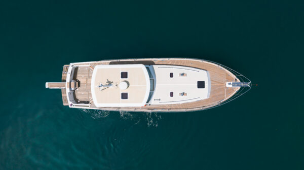 Used Grand Banks Eastbay 43 2002 for sale - boat image 1