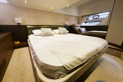 Barca a motore costruito da Beneteau, modello Gt 49 Fly - foto 18