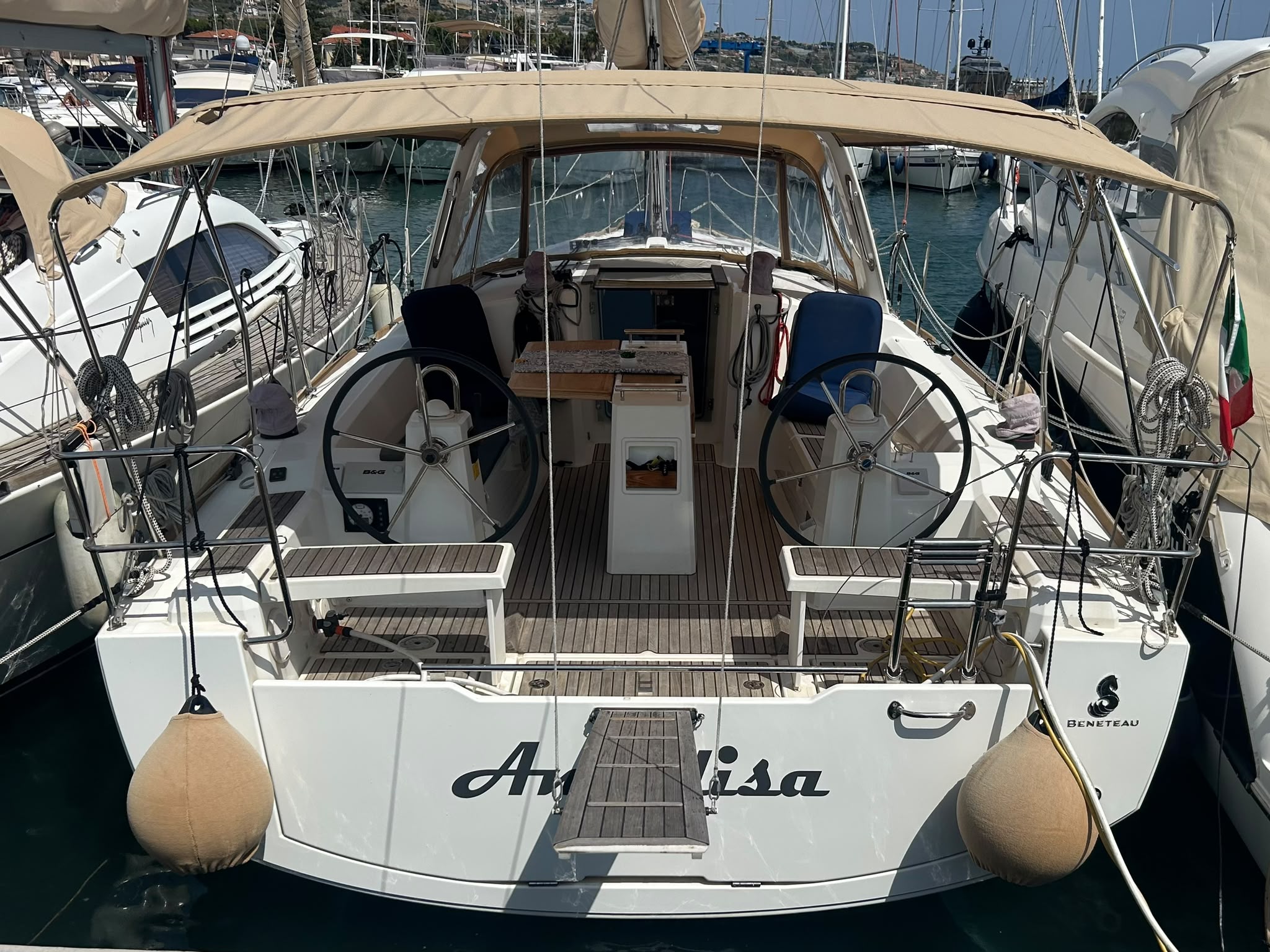 Beneteau Oceanis 38
