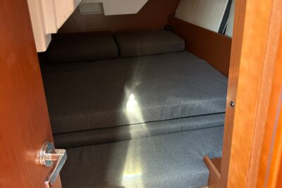 Used Beneteau Oceanis 38 2016 for sale - image 22