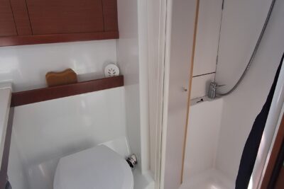 Used Beneteau Oceanis 54 2011 for sale - boat image 11