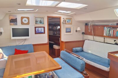 3 cabin sailing boat - boat image 5