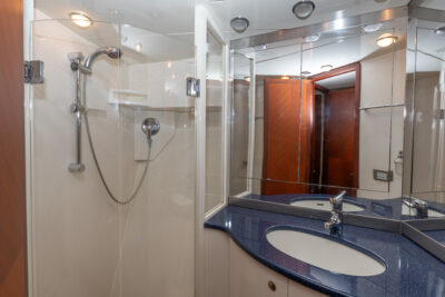 4 cabin 0 guest motor boat in Sanremo (Italy) - boat image 16