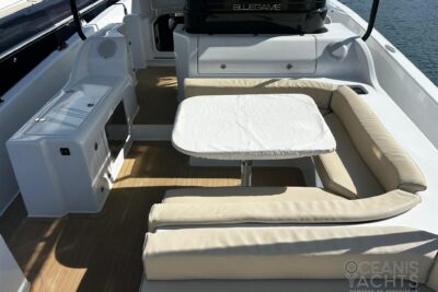 1 cabin 4 guest motor boat in Liguria (Switzerland) - boat image 6