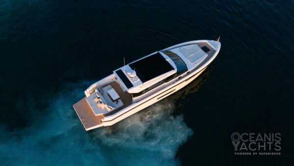 Delta Powerboats 48 Coupé – Barca A Motore – 3 cabine (2024)
