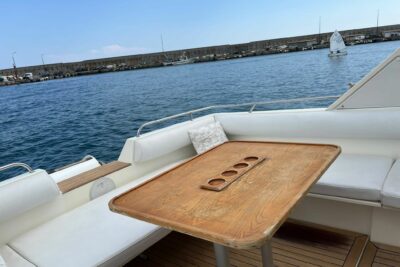 2 cabin 0 guest motor boat in Sanremo (Italy) - boat image 6