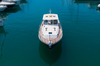 Used Grand Banks Eastbay 43 2002 for sale - image 2