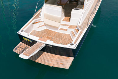 13.09m Grand Banks Eastbay 43 yacht - photo 4