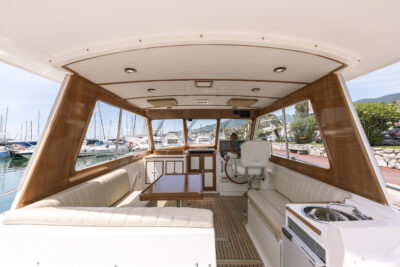 2 cabin motor boat - boat image 5