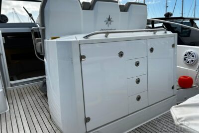 1 cabin 2 guest motor boat in Liguria (Italy) - boat image 6