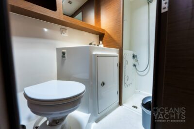 8 berth boat for sale in Liguria (Italy) - photo 9