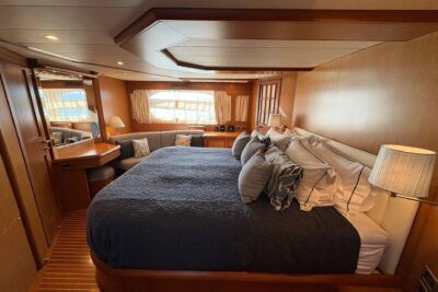 Used Mochi Craft Dolphin 74 2006 for sale - boat image 11