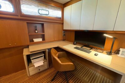 22.56m Mochi Craft Dolphin 74 yacht - photo 14