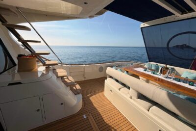 22.56m Mochi Craft Dolphin 74 yacht - photo 4