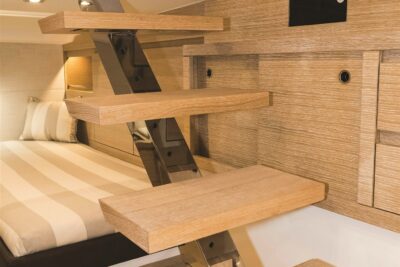 2 cabin 4 guest motor boat in Liguria (Italy) - boat image 16