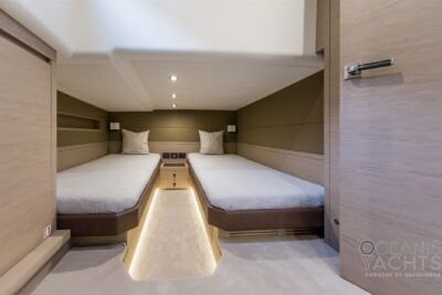 2 cabin 4 guest motor boat in Liguria (Italy) - boat image 16